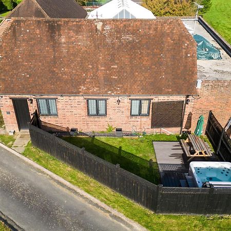 Country Cottage 2Br With Hot Tub And Tennis Court Chiddingly Exterior foto