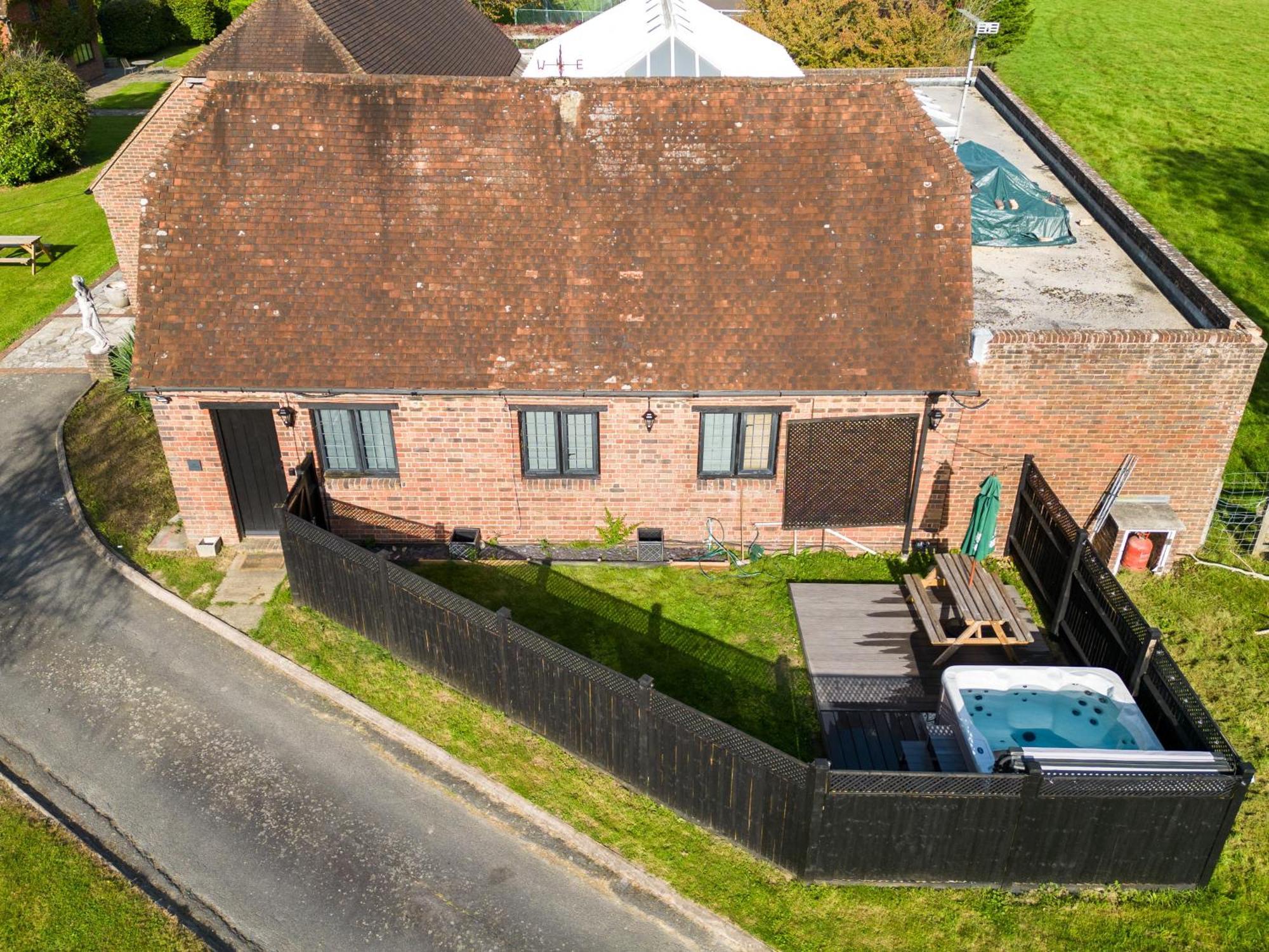 Country Cottage 2Br With Hot Tub And Tennis Court Chiddingly Exterior foto