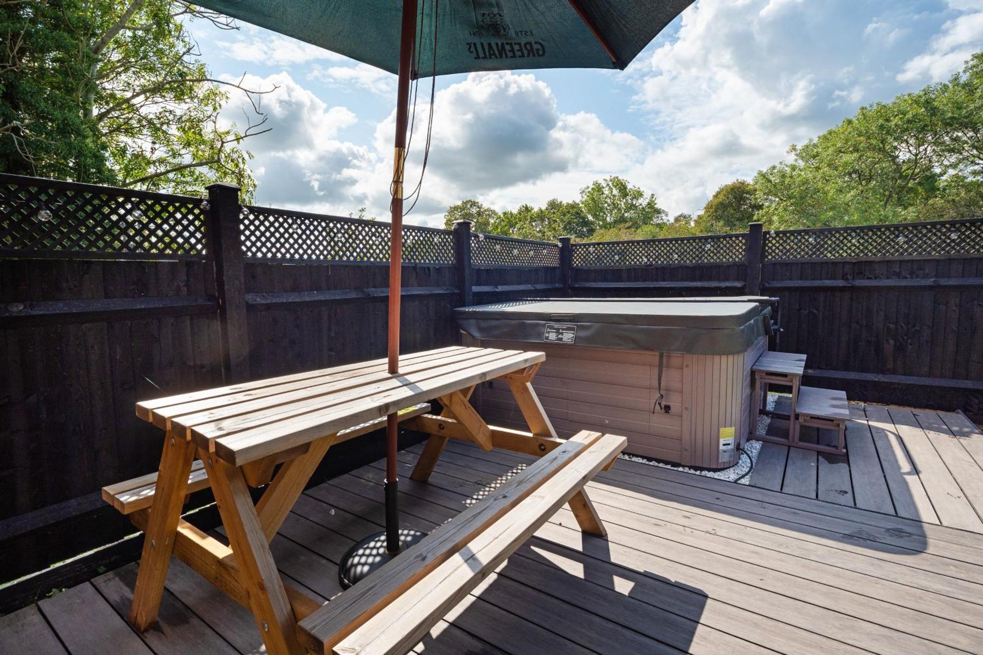 Country Cottage 2Br With Hot Tub And Tennis Court Chiddingly Exterior foto